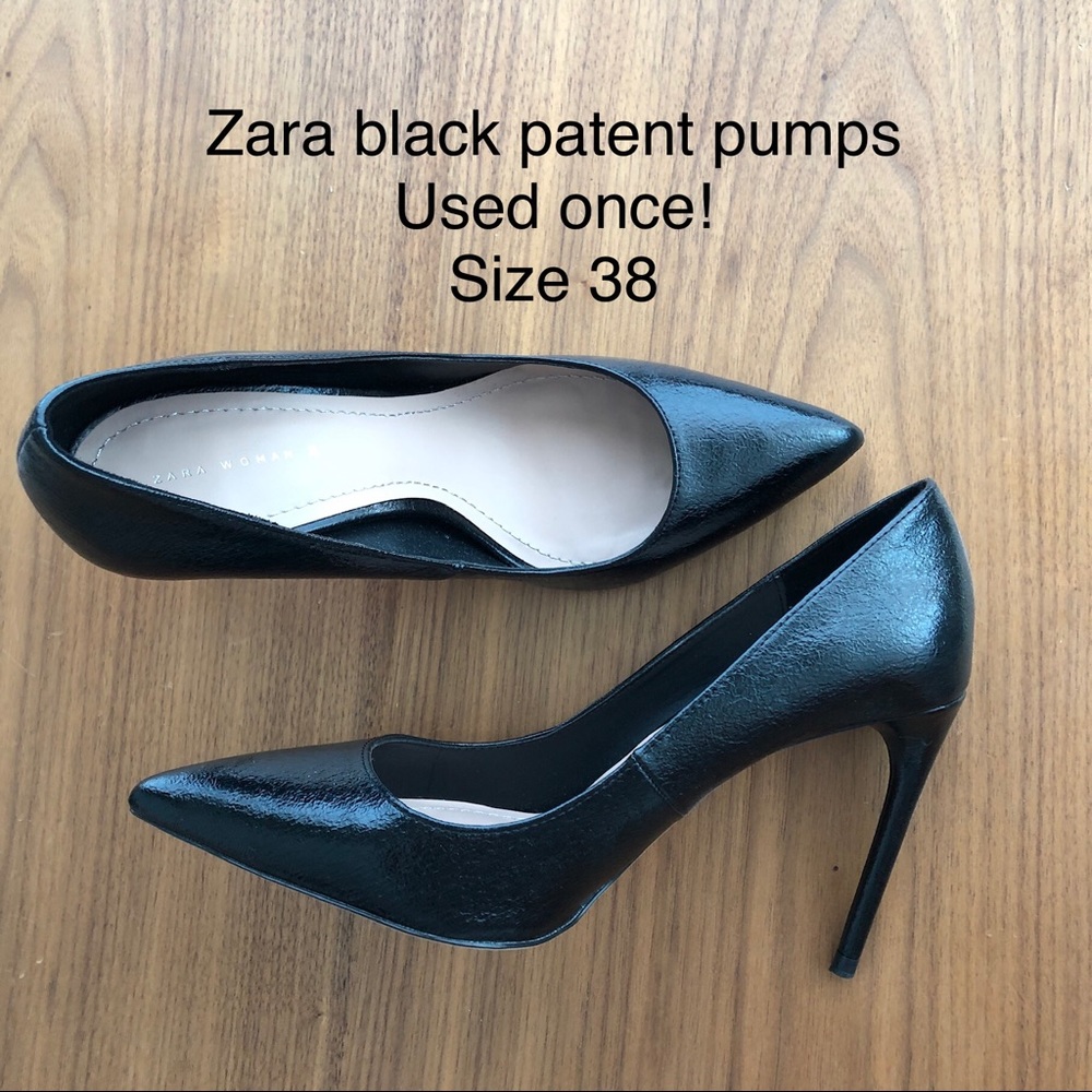 Black patent pointy pumps